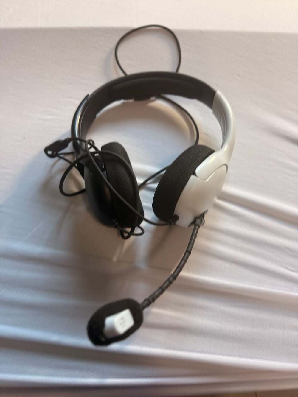 PDP Gaming LVL40 Wired Stereo Headset for Nintendo Switch - White/Black